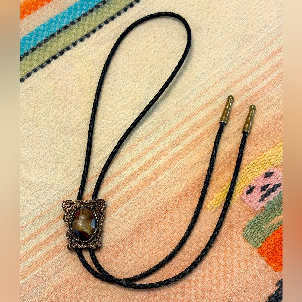 •vintage• marbled bolo tie